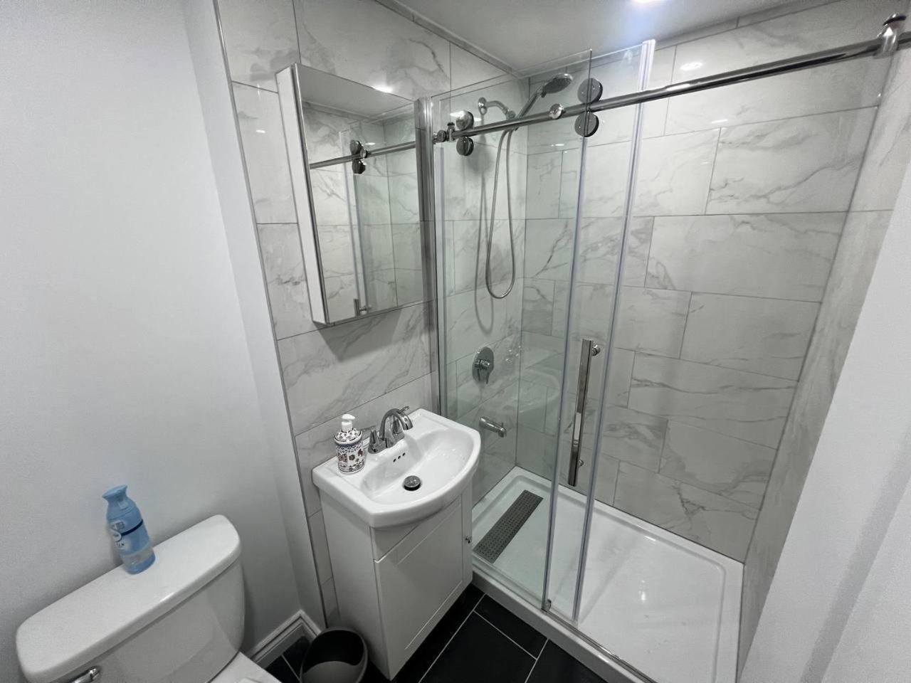 #1 Convvy-Nient Residence! Toronto Zewnętrze zdjęcie